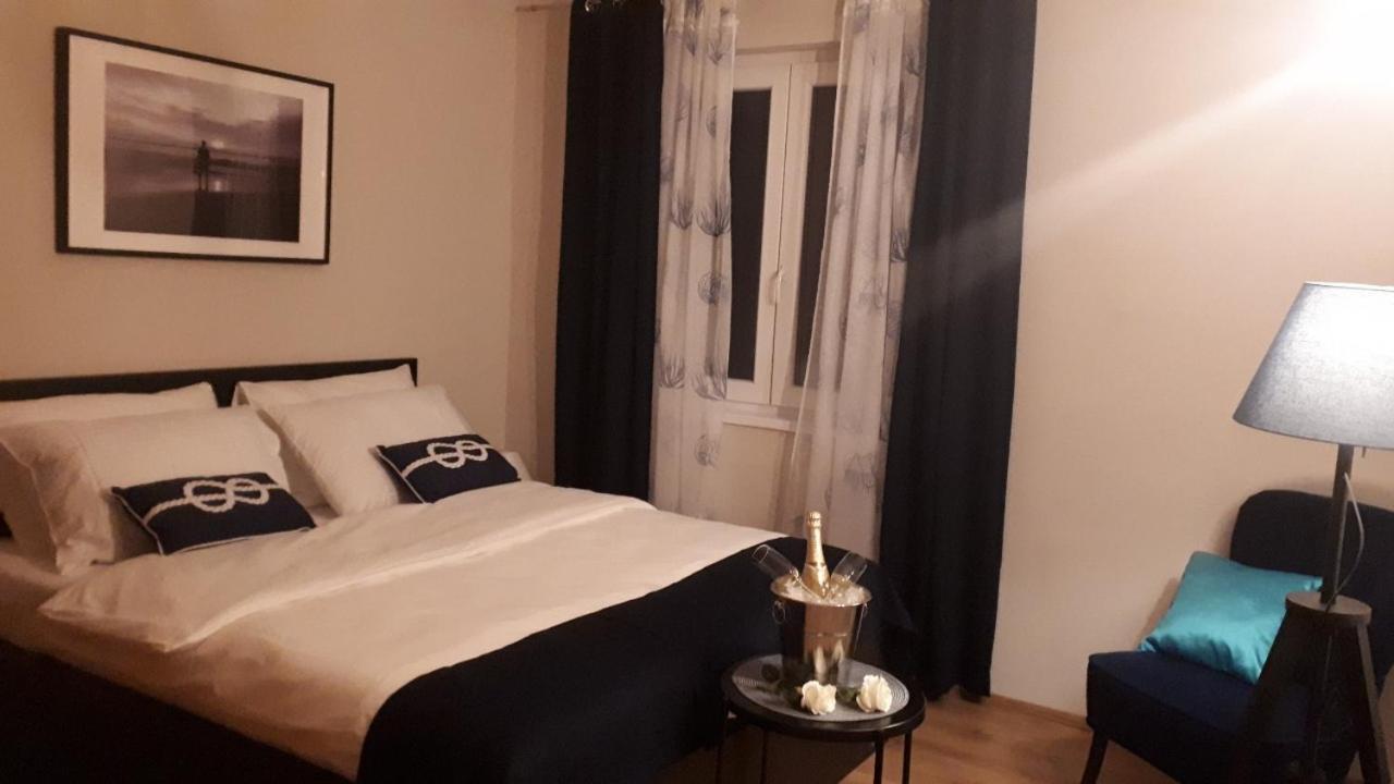 New City Center Design Apartment Porec Esterno foto