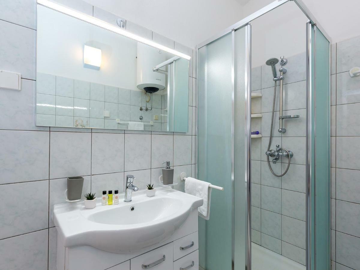 New City Center Design Apartment Porec Esterno foto