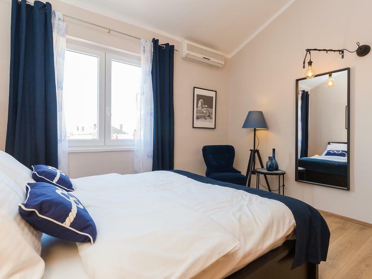 New City Center Design Apartment Porec Esterno foto